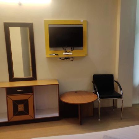 Hotel Amandeep Dharamshala Bagian luar foto