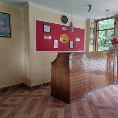 Hotel Amandeep Dharamshala Bagian luar foto