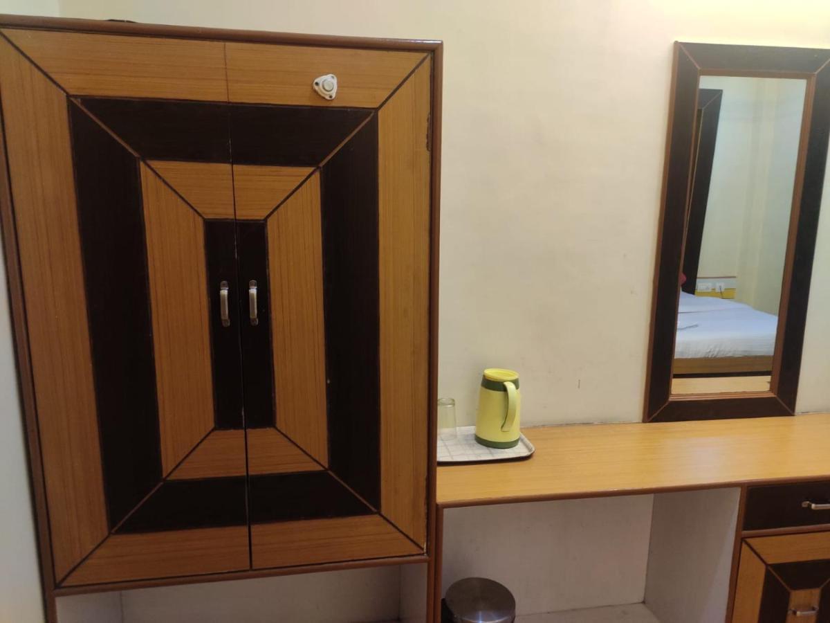 Hotel Amandeep Dharamshala Bagian luar foto