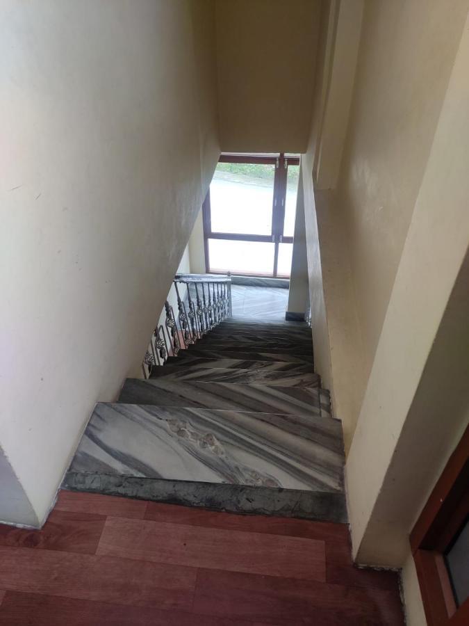 Hotel Amandeep Dharamshala Bagian luar foto