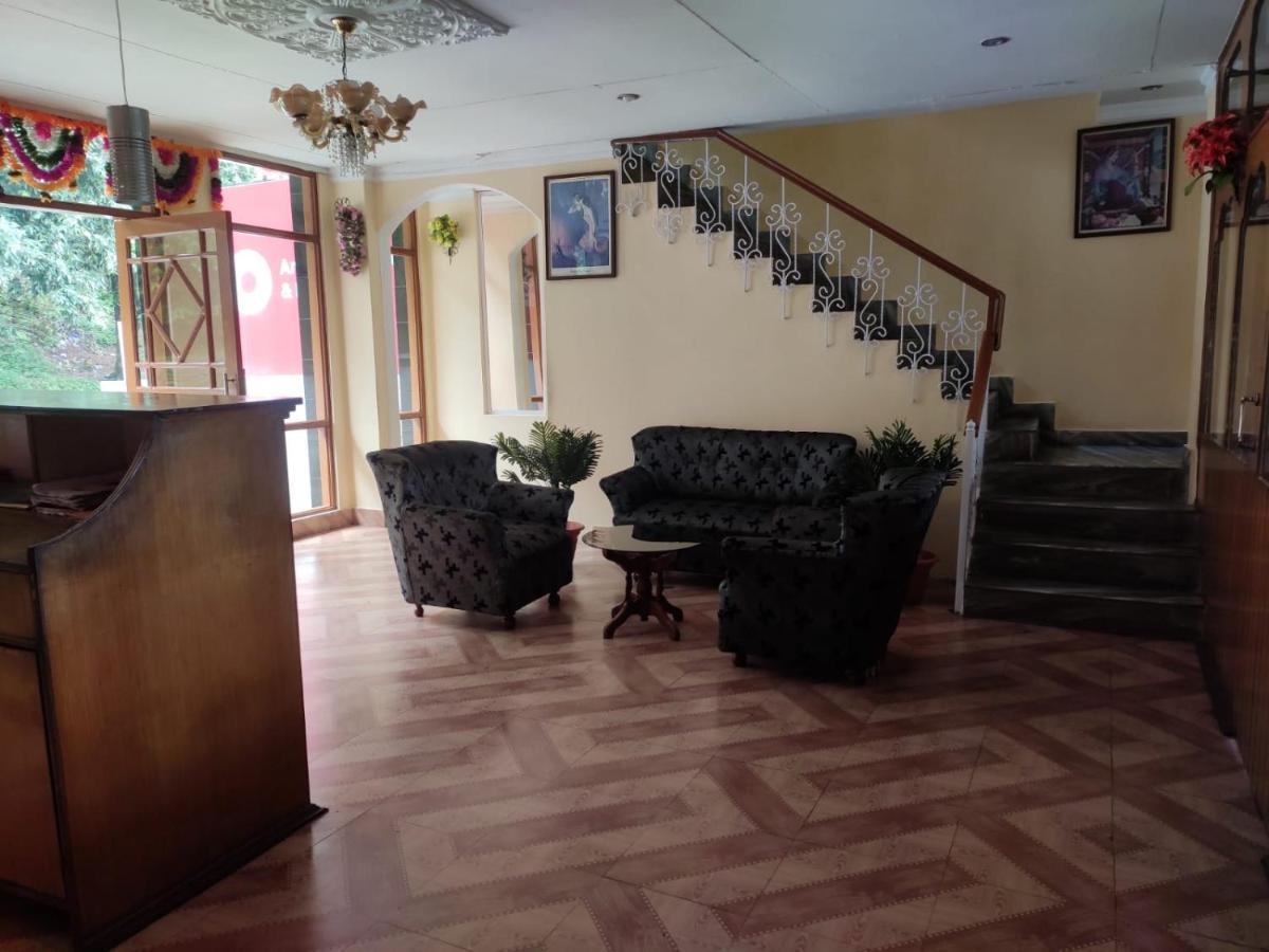 Hotel Amandeep Dharamshala Bagian luar foto
